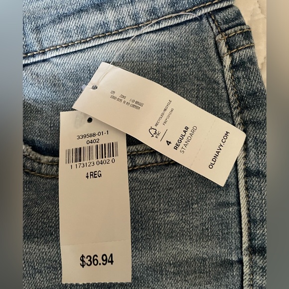 NWT, Size 4, Old Navy Boy Friend Jeans - Picture 4 of 6